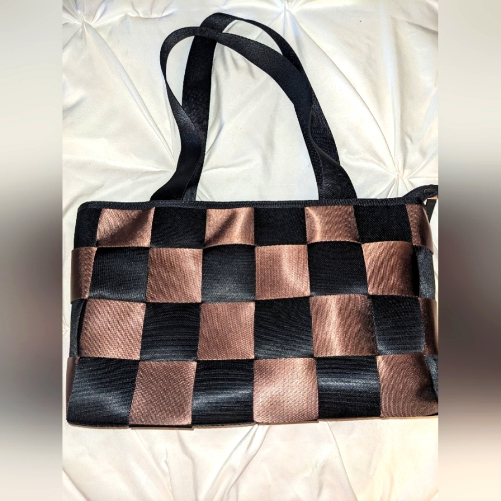 NWOT Woven Seatbelt Double Handle Tote